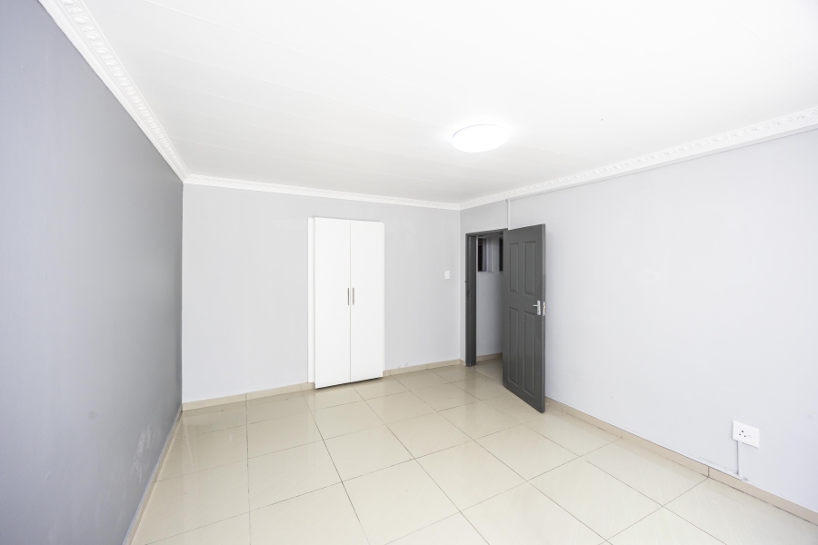 5 Bedroom Property for Sale in Sunnyridge Eastern Cape